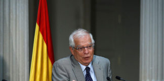 Borrell: España trabaja para evitar una intervención militar en Venezuela