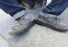 “Así están los zapatos de un compañero, un profesor universitario”, denuncia una docente de la UNEFM (+Fotos)