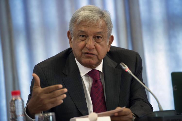 La OMS premia a López Obrador por su lucha contra el tabaco en México