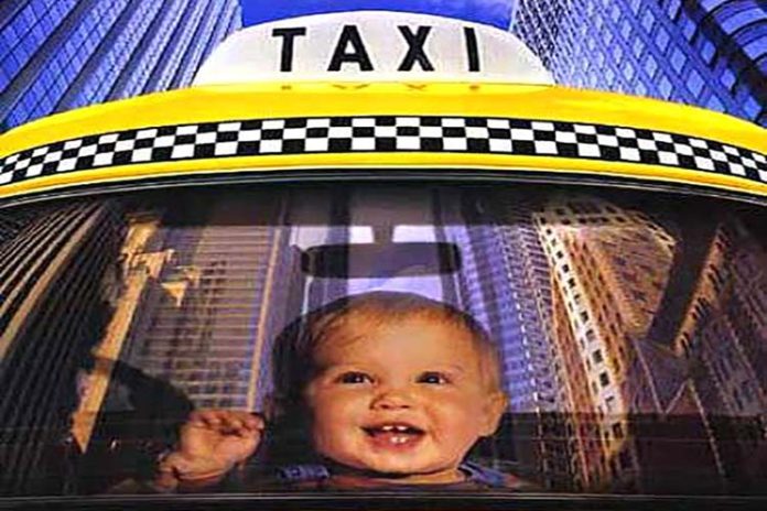 Recién nacido vivió su momento como ¡Cuidado: bebé suelto! en un taxi