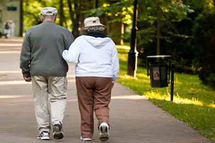 Zapatos con GPS para localizar a adultos mayores con demencia Zapatos con GPS para localizar a adultos mayores con demencia