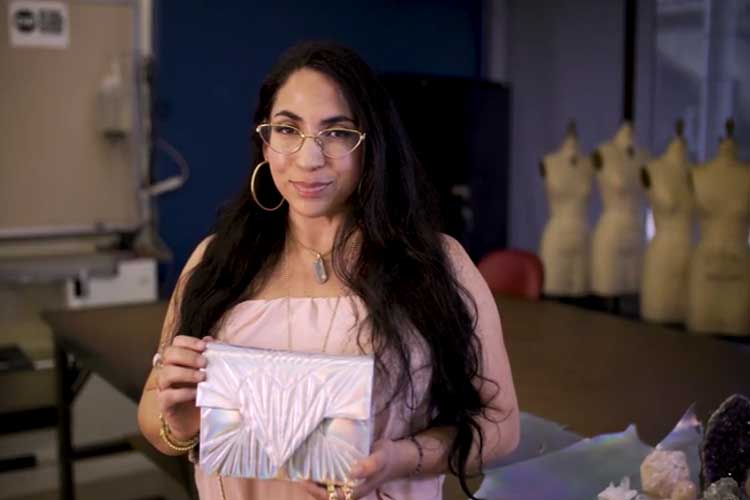 Venezolana entre ganadores del concurso de diseño de bolsos en Nueva York