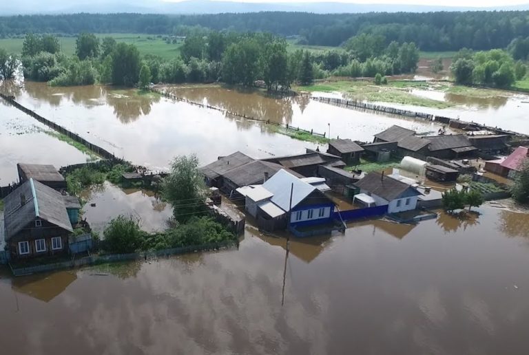 Putin declara emergencia nacional las inundaciones en Siberia con 20 muertos
