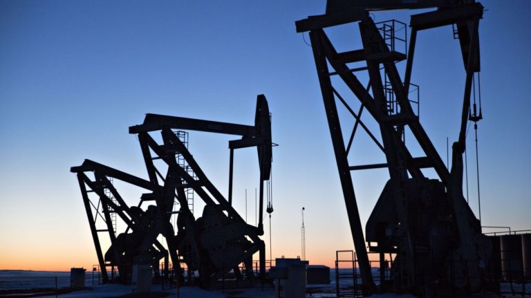 OPEP y aliados pactan nuevo recorte de crudo de 500.000 barriles