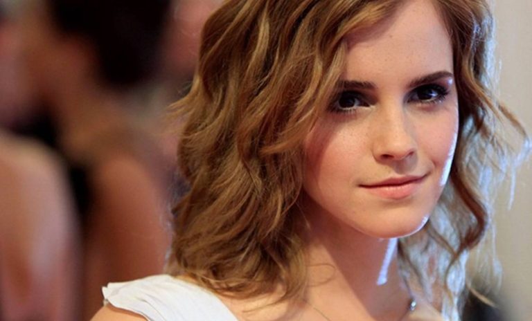 Emma Watson colabora en línea telefónica para mujeres que sufren acoso sexual