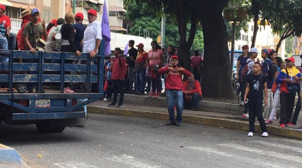 GNB,PNB y chavistas bloquearon la marcha opositora a Corpoelec