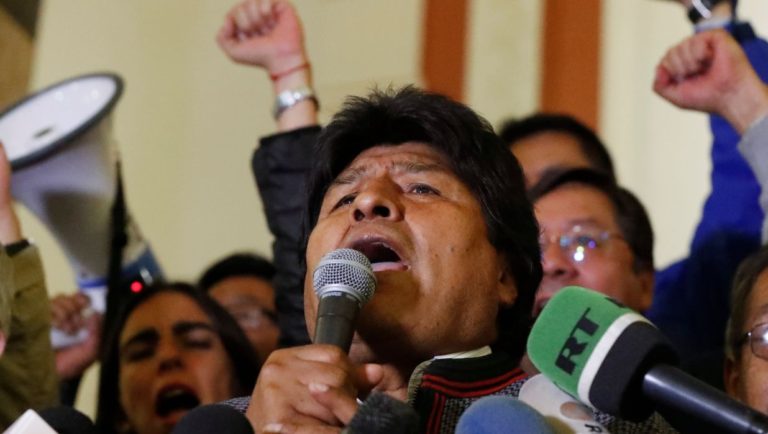 Evo Morales a pocas décimas de ganar comicios en medio de denuncias de fraude