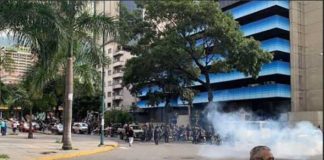 Simpatizantes de la oposición se concentraron en varios puntos de Caracas para materializar la convocatoria de Juan Guaidó