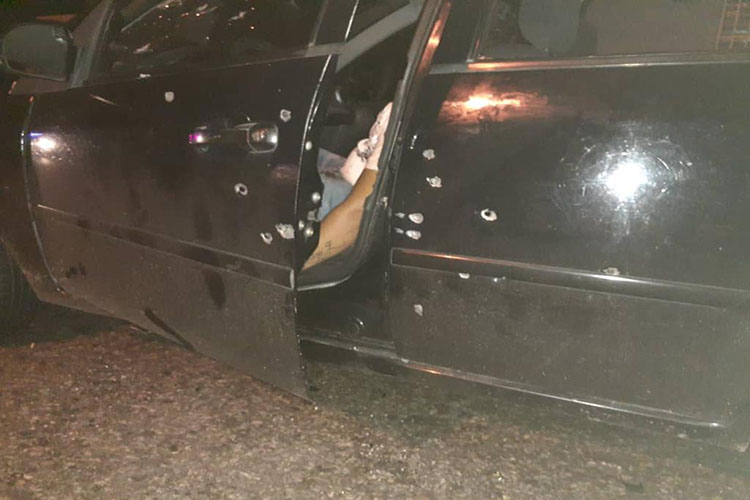 El oficial de la Policía Nacional Bolivariana (PNB) Jhonatan Javier Zamora (27) viajaba la noche del sábado en su carro Fiesta Power,