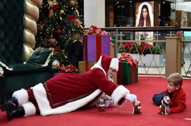 Celebran días de «Santa Cares» en centros comerciales de EE.UU. para niños con condiciones especiales