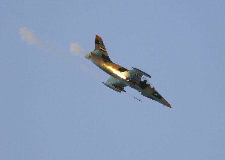 Turquía dice que derribó un avión del Ejército sirio