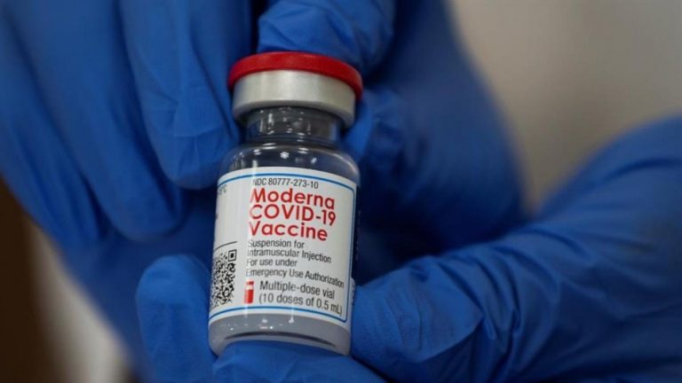 EEUU compra otras 200 millones de dosis de vacunas de Moderna
