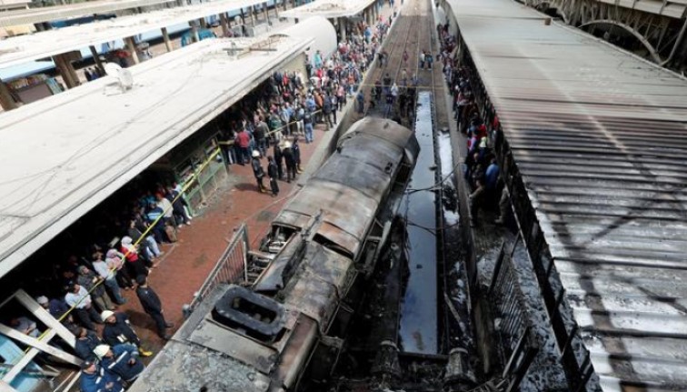 Al menos 32 muertos y 66 heridos en el choque de dos trenes en sur de Egipto