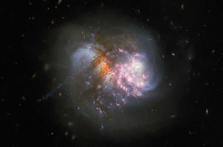 Telescopio Hubble capta una colisión cataclísmica de un par de galaxias a punto de fusionarse