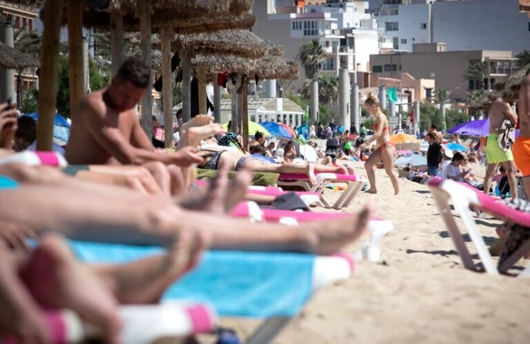 España recibió en verano menos turistas que antes de la pandemia