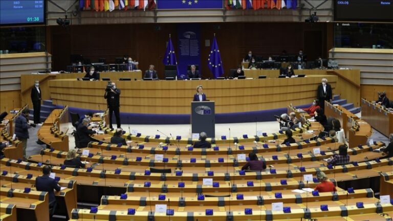 Bruselas pide que la UE se defienda de países que usan flujos migratorios como arma