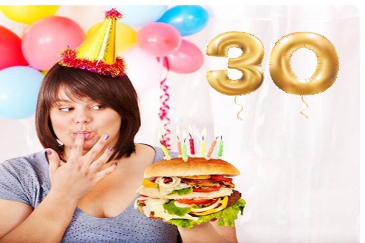 Galletas Oreo, hamburguesas y cervezas, los alimentos que no debes comer a llegar a los 30