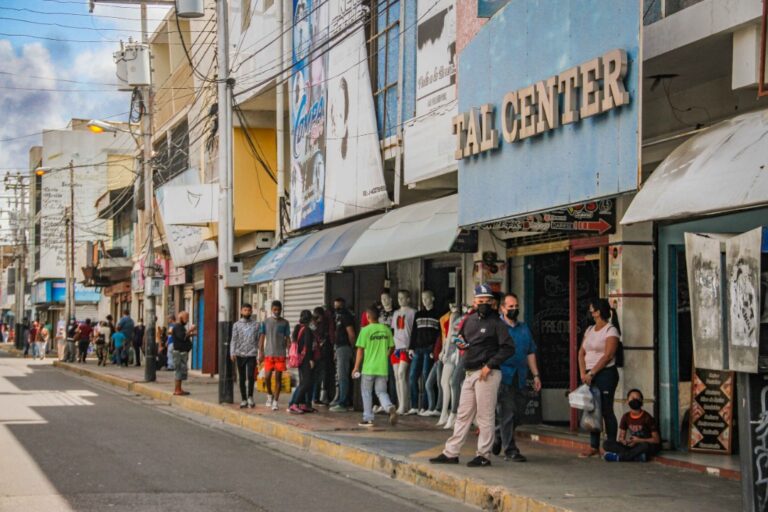 Falta de combustible y fluctuaciones eléctricas tienen contra la pared a los comerciantes de Paraguaná