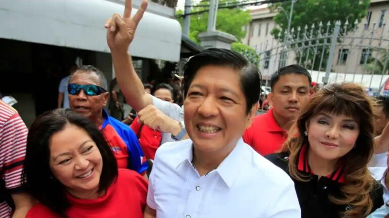 El hijo del dictador Ferdinand Marcos optará a la presidencia de Filipinas