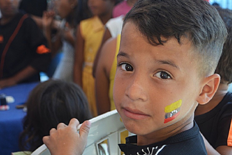 Proyecto Vinotinto regaló sonrisas a niños de Anzoátegui en Navidad