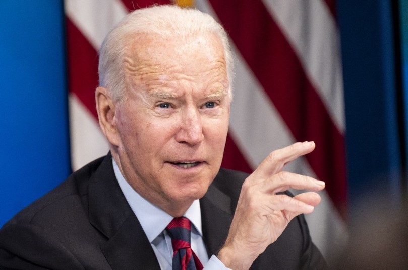 Biden asegura al presidente ucraniano que continuará enviando armas, dinero  y ayuda humanitaria | Cactus24