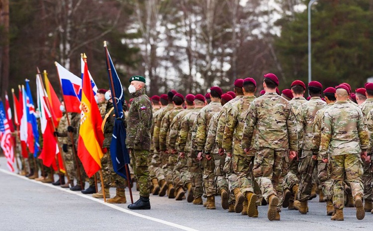 La OTAN despliega Fuerza de Respuesta para la defensa colectiva tras la invasión rusa en Ucrania