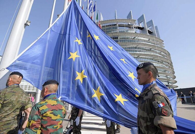 UE aprueba el proyecto para crear una Fuerza de Despliegue Rápido de 5.000 soldados
