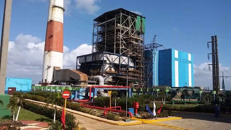 Principal termoeléctrica de Cuba sufre avería y programan apagones