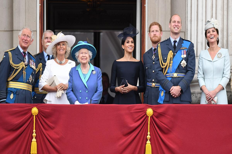 Enrique, Meghan y Andrés no estarán en el balcón de Buckingham para el jubileo de Isabel II