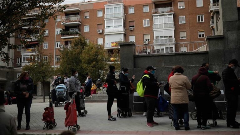 Menos de 3 millones de desempleados en España por primera vez desde 2008