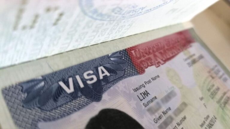 EEUU restringirá visas a 500 funcionarios rusos