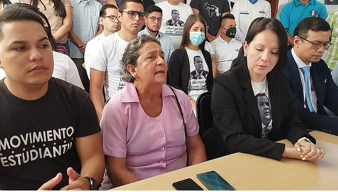 Madre de Javier y Rafael Tarazona pide libertad plena para sus hijos