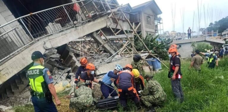 Un terremoto de magnitud 7,3 sacude Filipinas