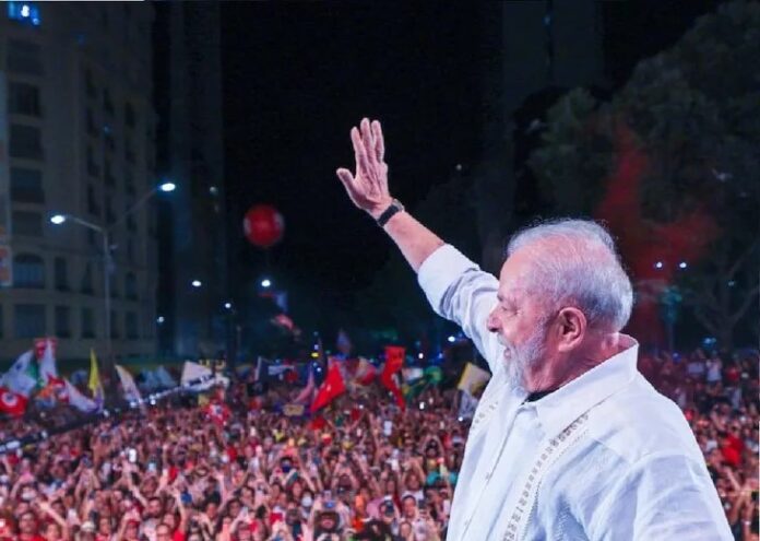 Lula da Silva agrega chaleco antibalas a su campaña