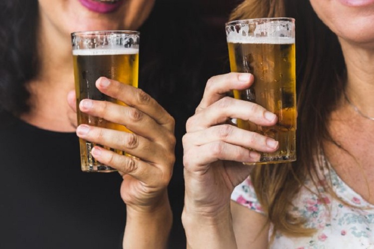 Estudio revela que consumo de cerveza sin alcohol disminuye niveles de glucosa
