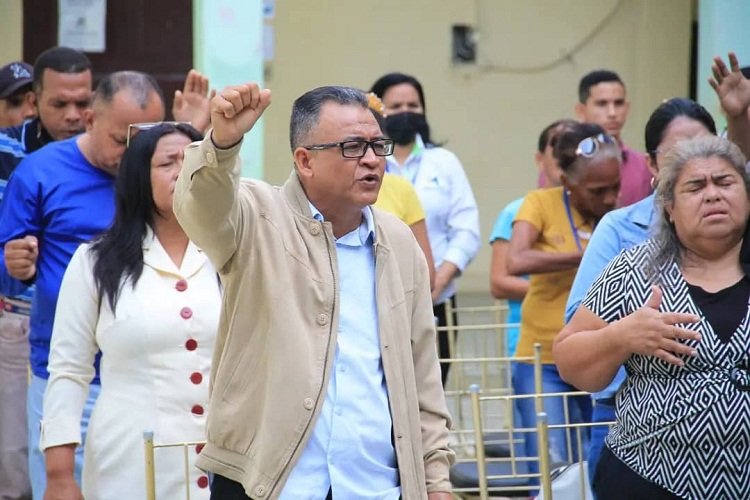 Fraternidad de Pastores Cristianos sostuvo encuentro con trabajadores de Alcaldía de Miranda