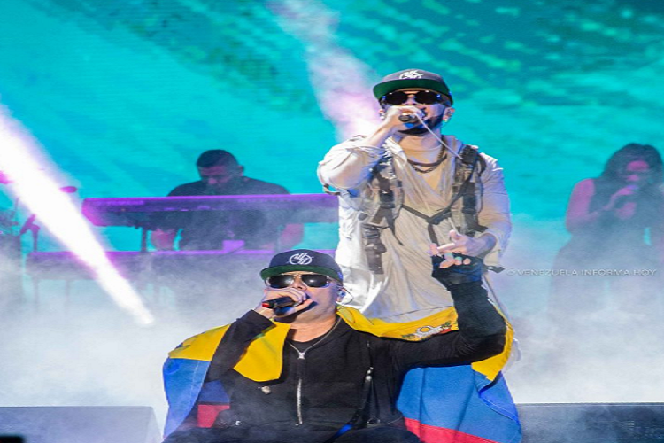 El Potro Álvarez fue abucheado en el concierto de Wisin y Yandel