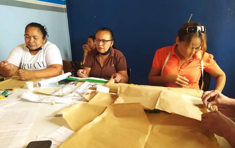 Mujeres productivas de Miranda avanzan en taller de confección de uniformes escolares