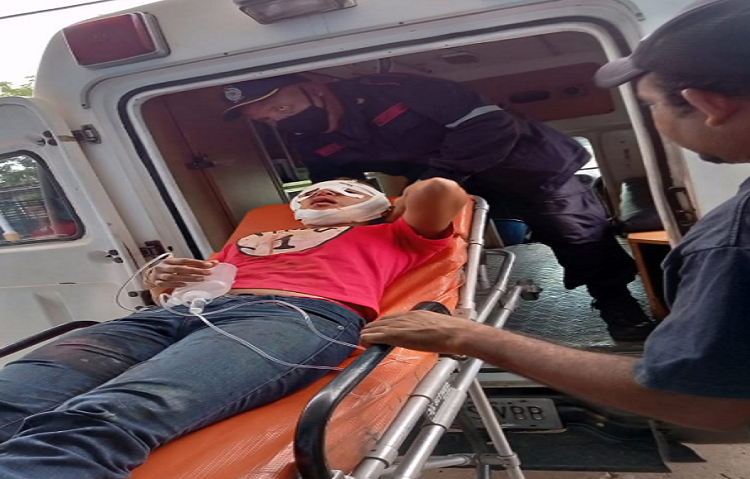 Deslizamiento en moto en la Falcón -Zulia deja lesionada a una zuliana