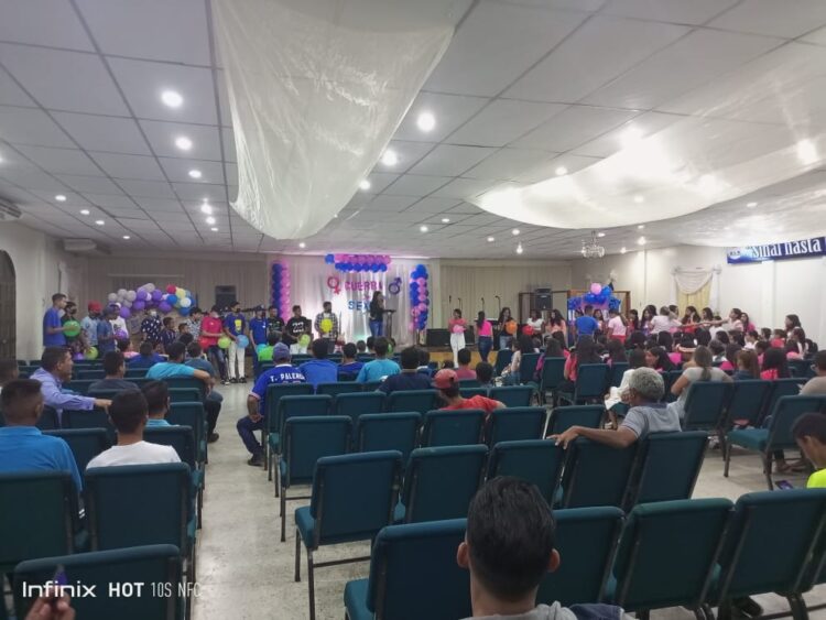 Jóvenes y feligreses de la Iglesia Sinai de Punta Cardón recibieron orientación sexual a través de talleres llamados  «Identidad»