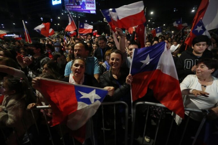 Aplastante mayoría rechaza en Chile la nueva Constitución