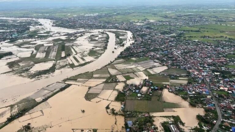 Vietnam ordena una masiva evacuación ante la llegada del tifón Noru