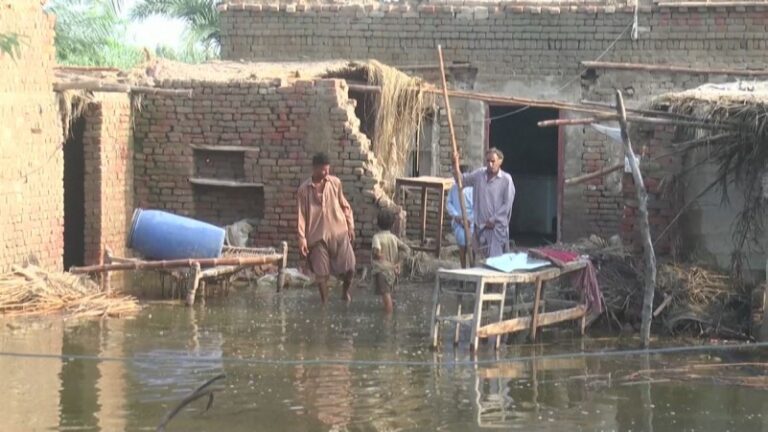 Jefe de la ONU visita Pakistán tras inundaciones