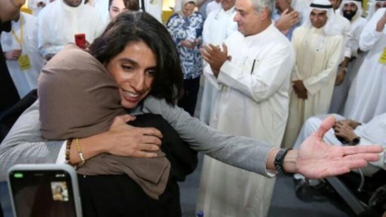 La oposición obtiene mayoría en el parlamento de Kuwait, dos mujeres elegidas