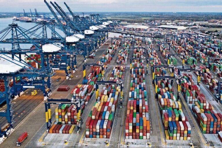 El mayor puerto de contenedores del Reino Unido vuelve a la huelga