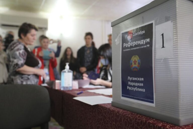 Ucrania juzgará como «traidores» a los organizadores de los referendos rusos