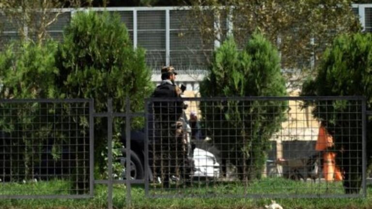 Dos empleados de la embajada rusa mueren en un atentado suicida en Kabul