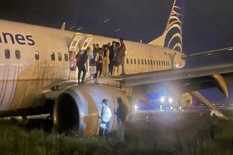 Avión de Copa Airlines se sale de la pista al aterrizar en Panamá (+Video)