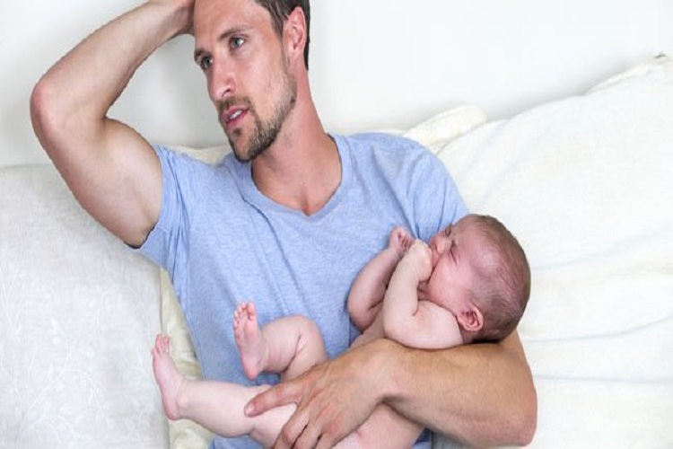 Hombres que se convierten en padres se les encoge el cerebro, afirma Estudio