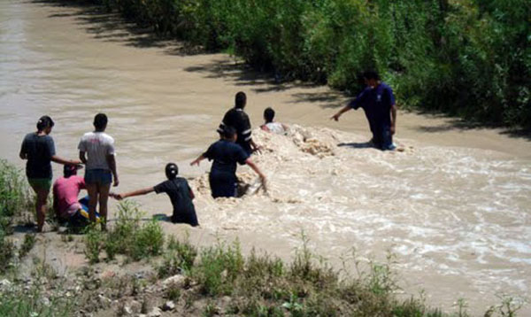 Patrulla fronteriza rescata a venezolana en el Río Bravo